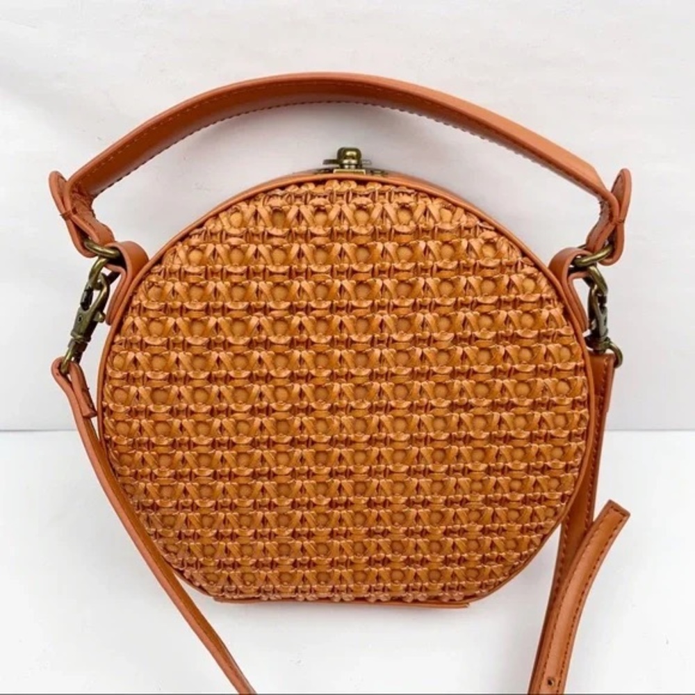 ❤️SOLD❤️Anthropologie Serena Woven Round Bag Crossbody Bag. - Picture 2 of 10